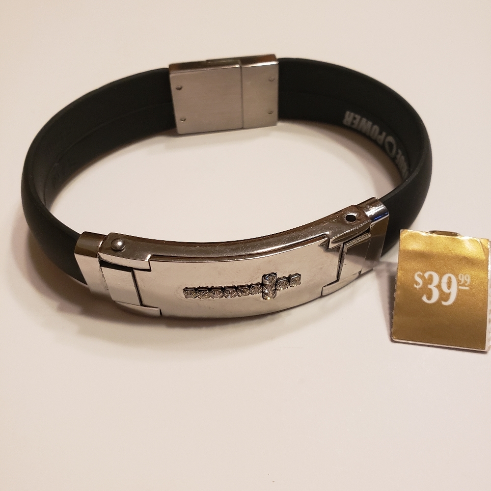 4/$25🌻Mens silicone cubic zirconia cross bracelet